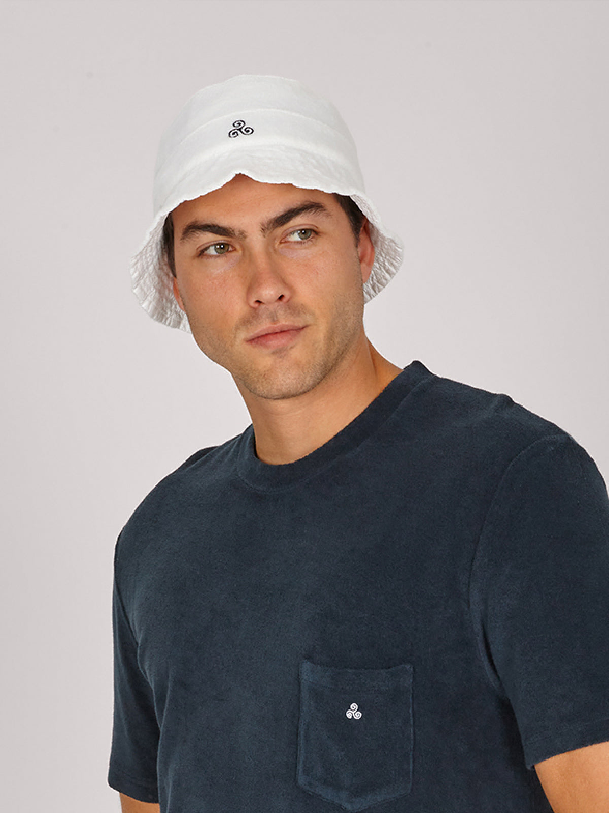 CAPPELLO BUCKET HAT BIANCO