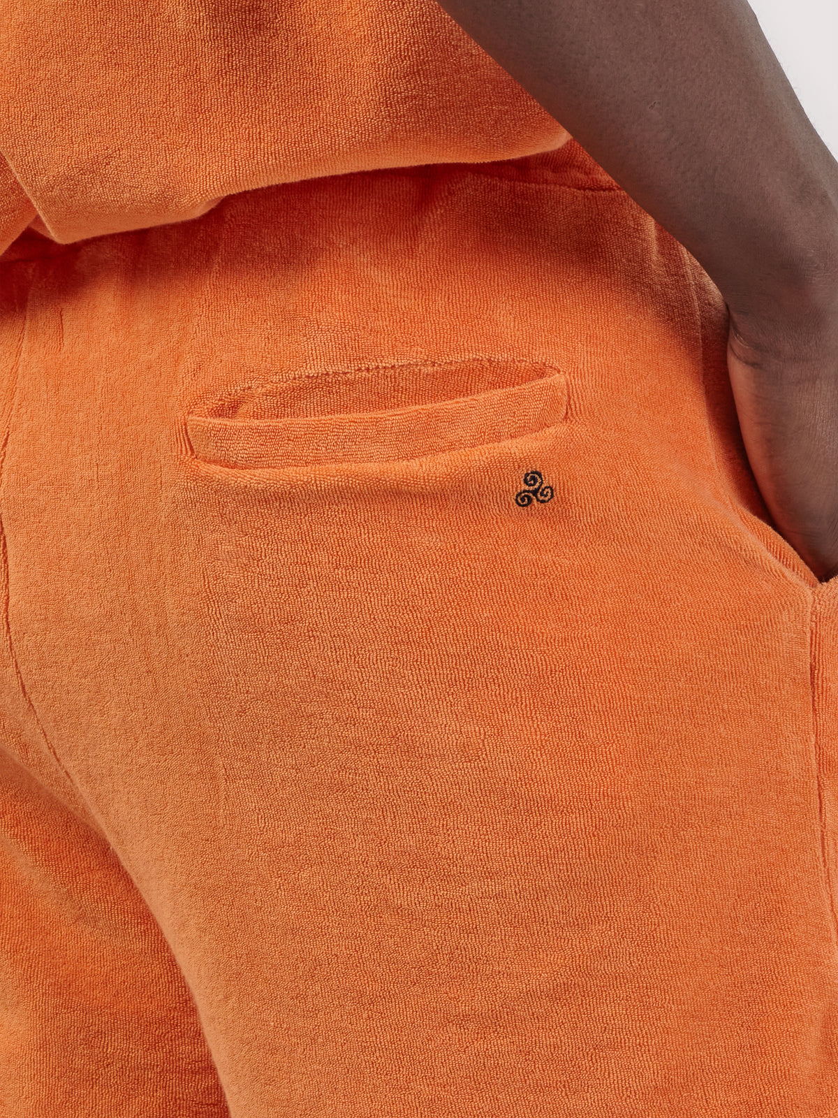 SHORT TERRY ARANCIO